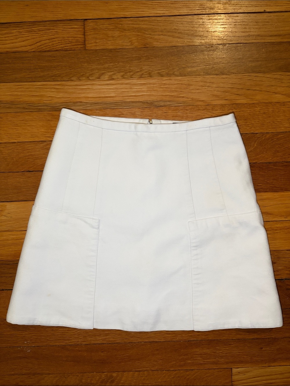 Louis Vuitton White Mini A-Line Skirt with Front Pockets - Size Small